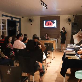 Apresentação do TCC dos Aprendizes - Turma 05 e 06, por Edilene Carvalho. 